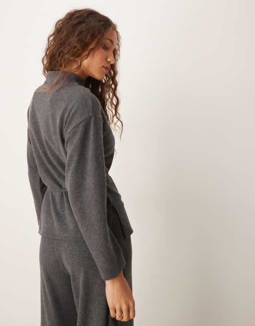 ASOS DESIGN - Superzachte hoogsluitende top met gestrikte taille en lange pasvorm in grijs, 4 van 4