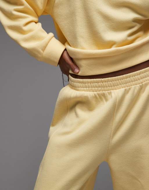 ASOS DESIGN - Superzachte joggingbroek met ballonpijpen in lichtgeel, 3 van 5