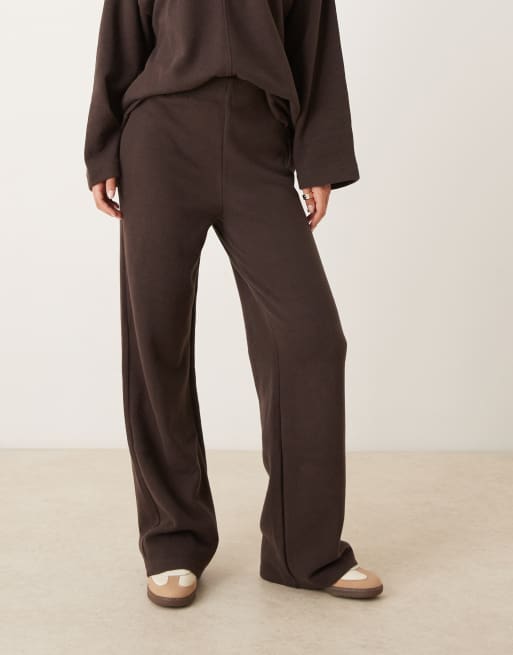 ASOS DESIGN - Superzachte joggingbroek met wijde pijpen in chocoladebruin, deel van co-ord set, 2 van 5