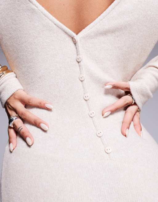 ASOS DESIGN - Superzachte maxi-jurk met knopen aan de V-achterkant in crème, 4 van 4
