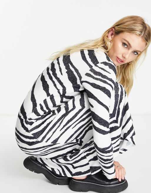 ASOS DESIGN - Superzachte midi-swingjurk met lange mouwen en zwart-witte zebraprint, 4 van 4