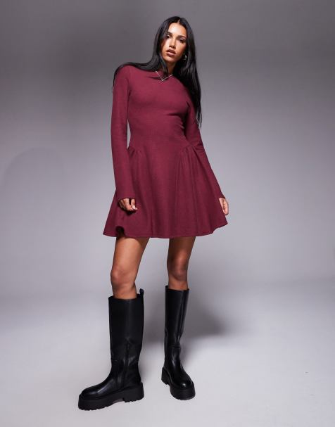 ASOS DESIGN - Superzachte mini-jurk met lange mouwen en godetplooien in bordeauxrood - view 1
