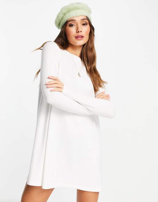 ASOS DESIGN - Superzachte mini-swingjurk met lange mouwen in winters wit 