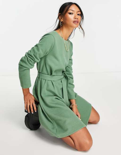 ASOS DESIGN - Superzachte mini trui-jurk met ronde hals en ceintuur in khaki