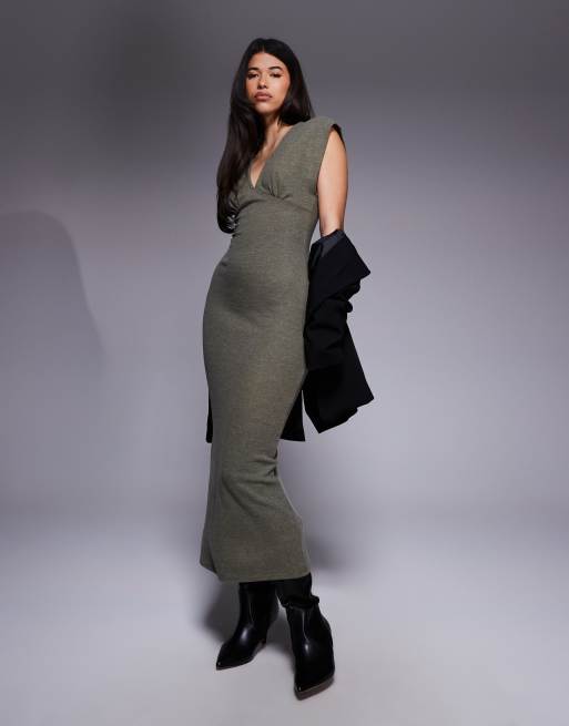 ASOS DESIGN - Superzachte mouwloze midi-jurk met V-hals in kaki, 3 van 4
