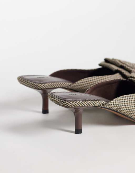 ASOS DESIGN Surprise corsage detail pointed kitten heeled mules in check, 4 of 4