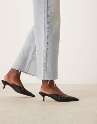 ASOS DESIGN - Surprise - Mules in Schwarz mit Ösendetail und Kitten-Heels