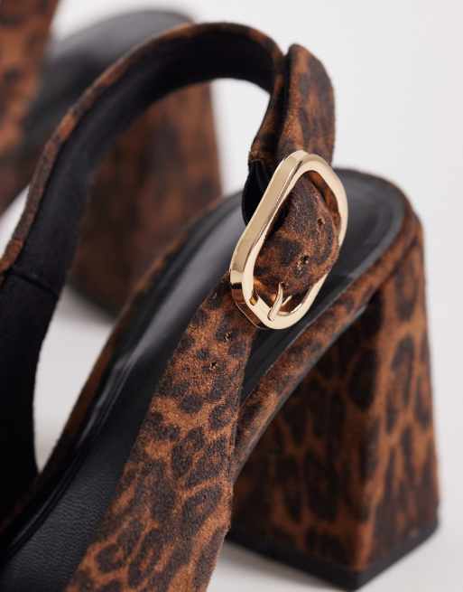 ASOS DESIGN – Surrey – Leopardmönstrade skor i mockaimitation med hälrem och halvhöga blockklackar, 3 av 4