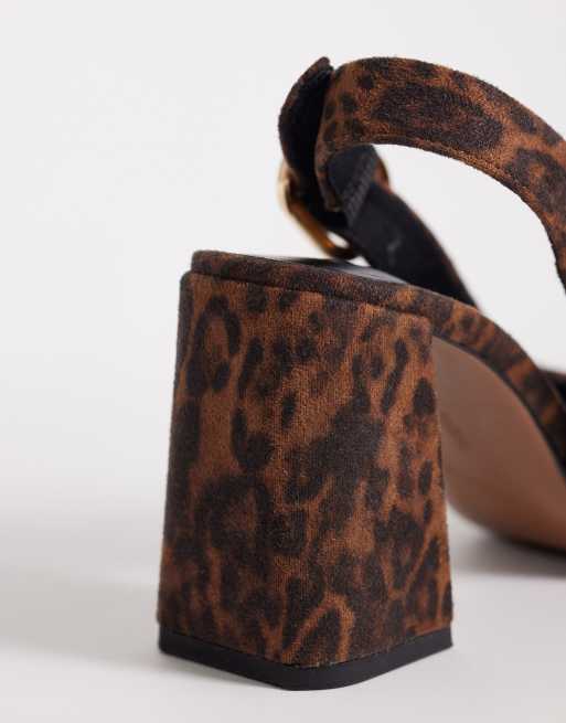ASOS DESIGN - Surrey - Slingback schoenen met brede pasvorm en halfhoge blokhak in luipaardprint, 4 van 4