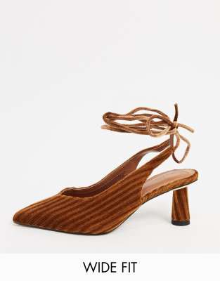 scarpe tacco pianta larga