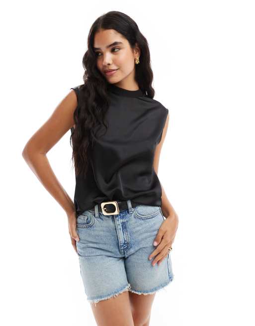 ASOS DESIGN – Svart, ärmlös topp i satin