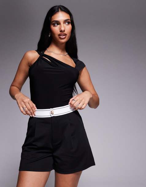 ASOS DESIGN – Svart, åtsmitande och figursydda shorts i twill med midjebandsdetalj - view 1