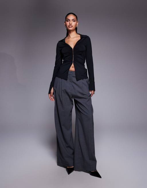 ASOS DESIGN – Svart, åtsmitande topp i lång modell med rysch och hake och hyska, 4 av 4