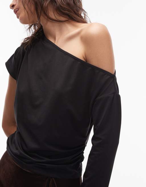 ASOS DESIGN – Svart, åtsmitande topp med asymmetrisk, enaxlad design och drapering, 3 av 4