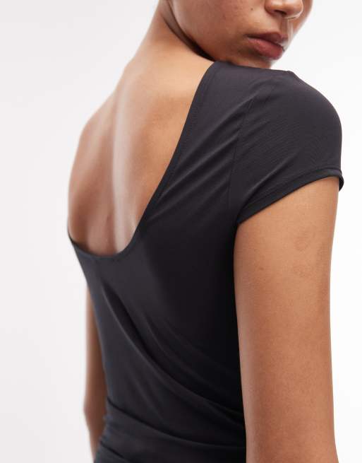 ASOS DESIGN – Svart, åtsmitande topp med holkärmar och djup ringning baktill, 2 av 4