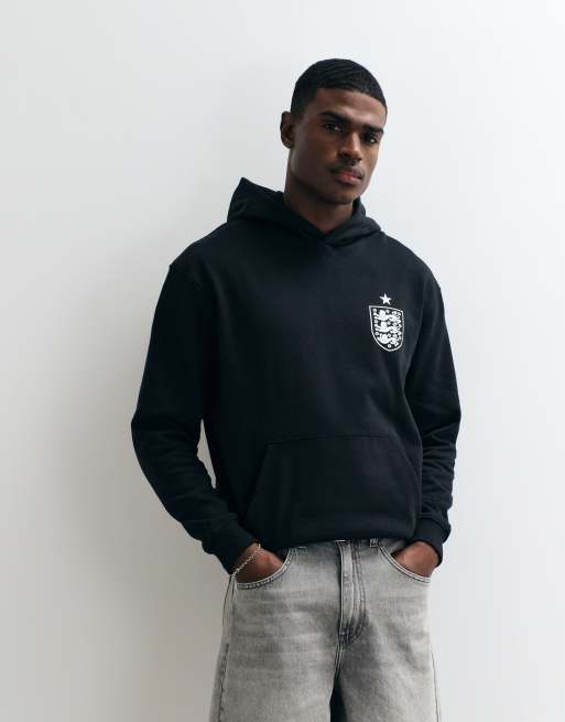 ASOS DESIGN – Svart, avslappnad huvtröja med "FA England Three Lions"-tryck, 3 av 5