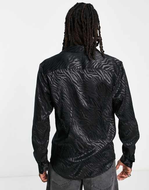 ASOS DESIGN – Svart avslappnad skjorta i jacquardvävd, zebramönstrad satin, 3 av 4
