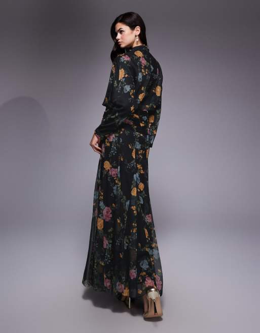 ASOS DESIGN – Svart, blommig maxiklänning i chiffong med smockad midja och klockad kjol, 2 av 4
