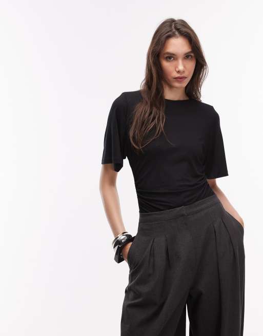 ASOS DESIGN – Svart body med korta ärmar och axelvaddar, 2 av 4