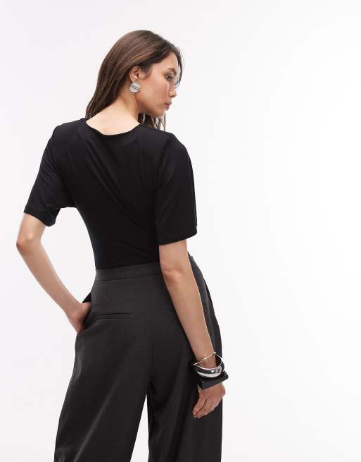 ASOS DESIGN – Svart body med korta ärmar och axelvaddar, 4 av 4