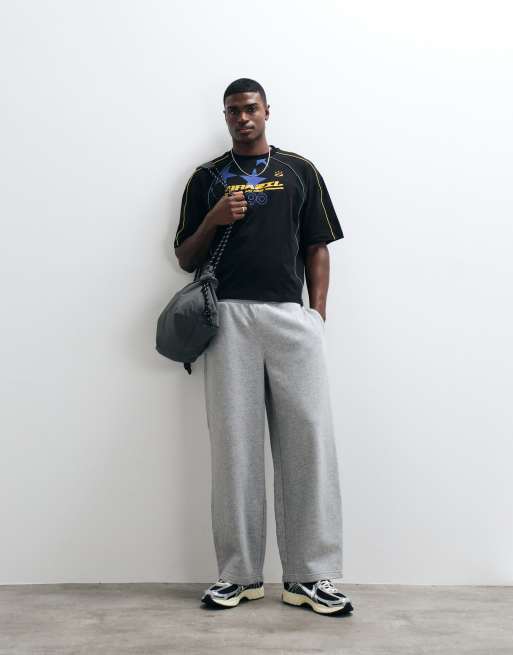 ASOS DESIGN – Svart, boxig t-shirt i oversized fit med Brazil-tryck, 2 av 5
