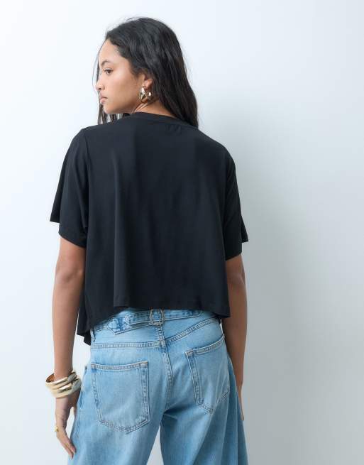 ASOS DESIGN – Svart, draperad t-shirt i oversized fit med metalldetalj, 4 av 5