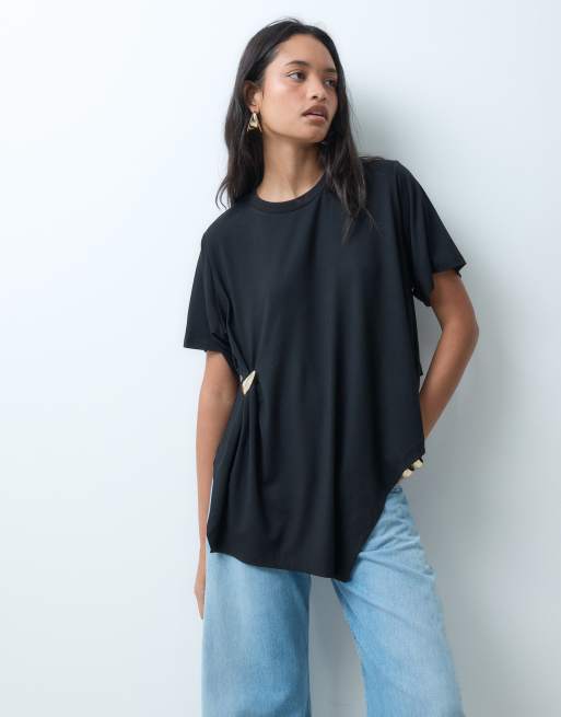 ASOS DESIGN – Svart, draperad t-shirt i oversized fit med metalldetalj, 5 av 5