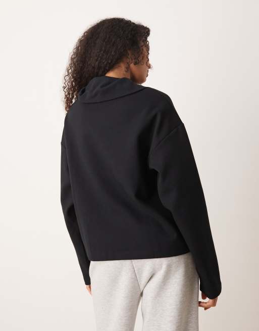 ASOS DESIGN – Svart, dubbelstickad sweatshirt med dragkedja vid halsen, 2 av 4