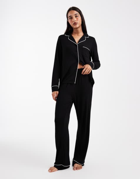ASOS DESIGN – Svart, extra mjuk pyjamas med långärmad skjorta och byxor med kontrasterande kantband - view 1