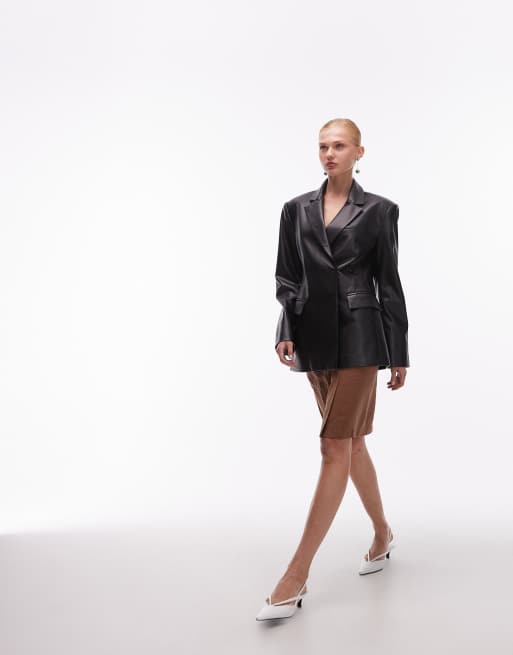 ASOS DESIGN – Svart, figursydd kavaj i läderimitation med avslappnad passform, 2 av 4