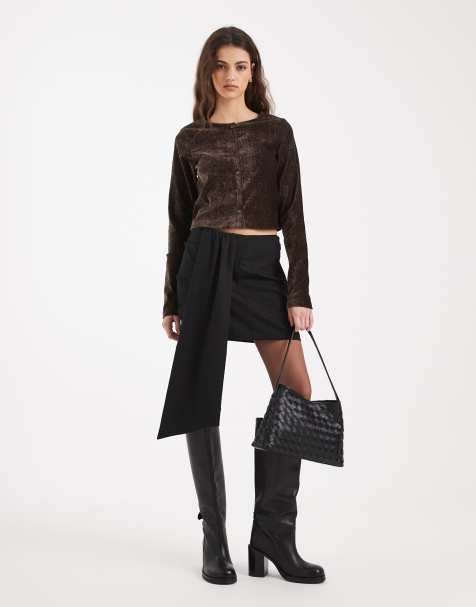 ASOS DESIGN – Svart, figursydd minikjol med omlottdesign och kritstrecksränder - view 1