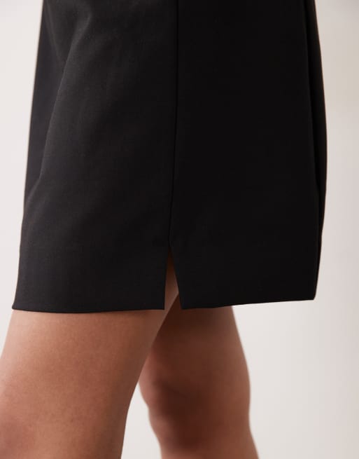 ASOS DESIGN – Svart, figursydd minikjol med slits, 4 av 5