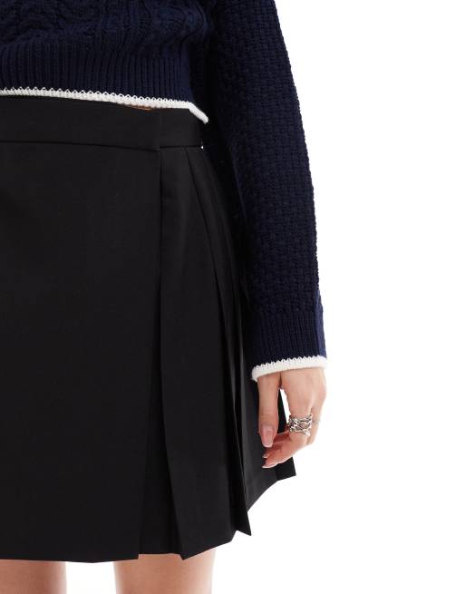 ASOS DESIGN – Svart, figursydd minikjol med veck, 4 av 5