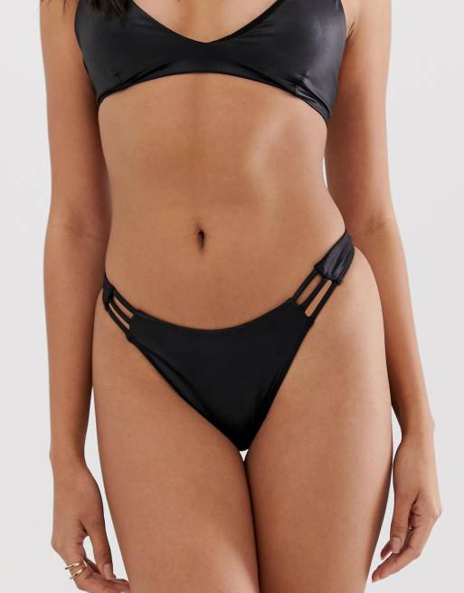ASOS DESIGN – Svart glansig bikiniunderdel i stringmodell med snörning