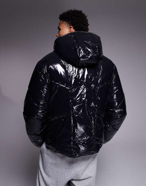 ASOS DESIGN – Svart, glansig pufferjacka i oversize, 3 av 5
