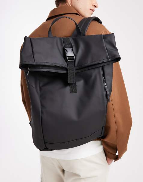 ASOS DESIGN – Svart, gummerad ryggsäck med rullock - view 1