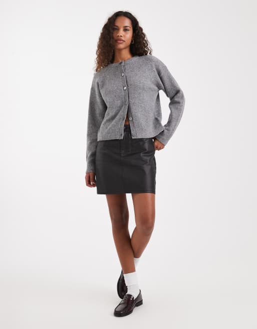 ASOS DESIGN – Svart jeanskjol i minilängd med hög midja och beläggning, 2 av 5