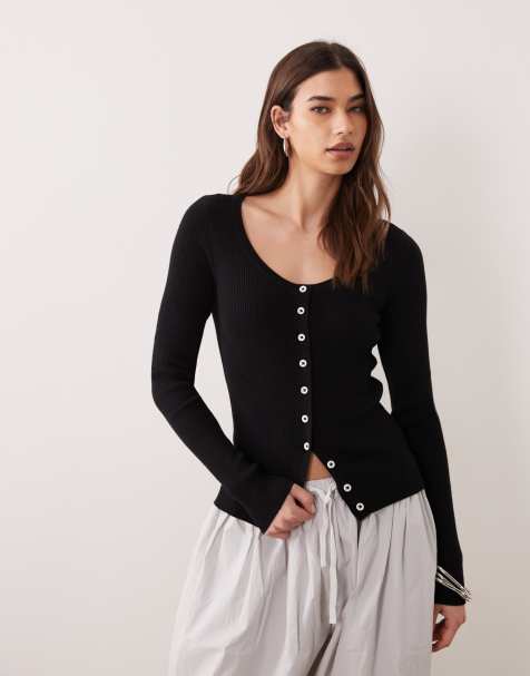 ASOS DESIGN – Svart kofta i bomullsmix med u-formad, djup ringning och kontrastfärgade knappar - view 1