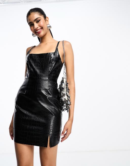 ASOS DESIGN – Svart kort slipklänning i läderimitation med krokodilskinnsmönster, 4 av 4