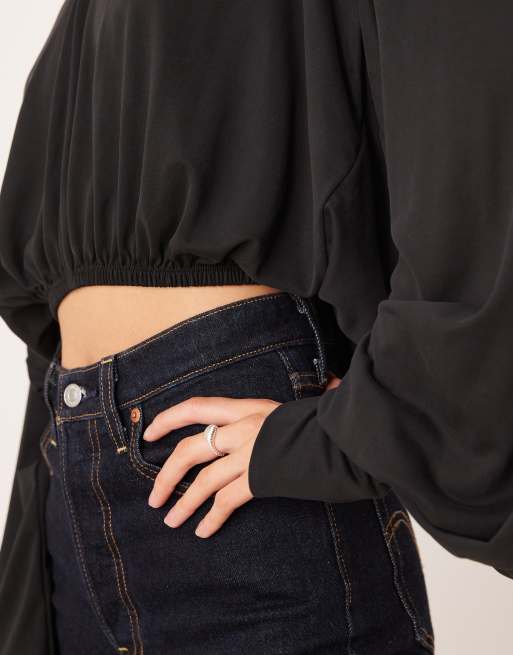 ASOS DESIGN – Svart, kort topp i modal med ballongärmar och v-ringning, 3 av 4