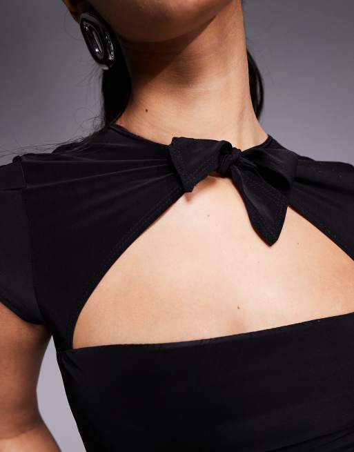 ASOS DESIGN – Svart, kortärmad topp med åtsmitande passform och knytdetalj, 2 av 4