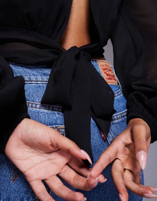 ASOS DESIGN – Svart, krinklad topp med hög krage och knytning, 3 av 4