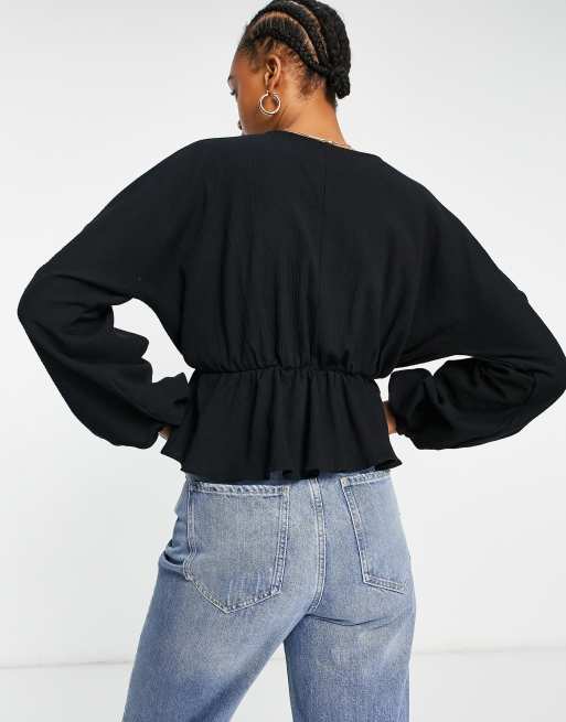 ASOS DESIGN – Svart krinklad topp med snörning fram, 2 av 4