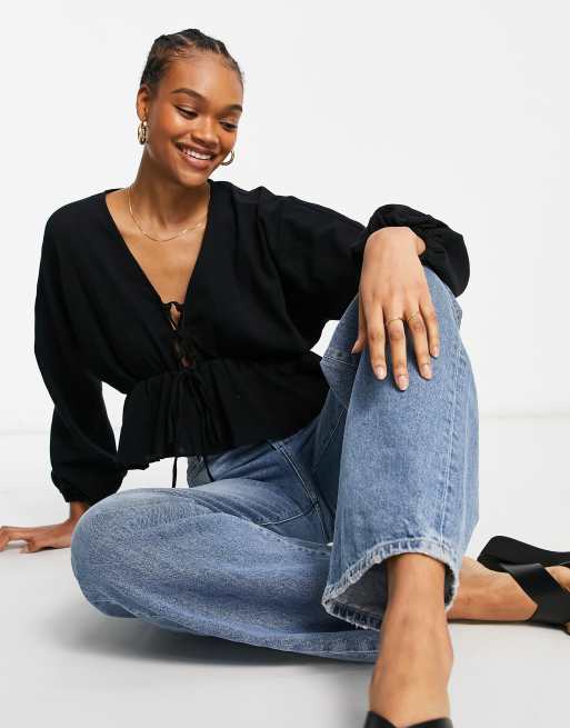 ASOS DESIGN – Svart krinklad topp med snörning fram, 4 av 4