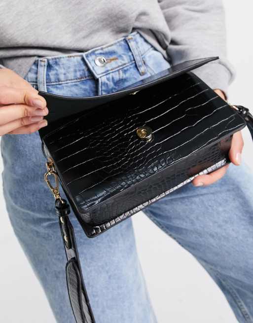 ASOS DESIGN – Svart, krokodilskinnsmönstrad, avlång axelremsväska med avtagbar rem, 3 av 4