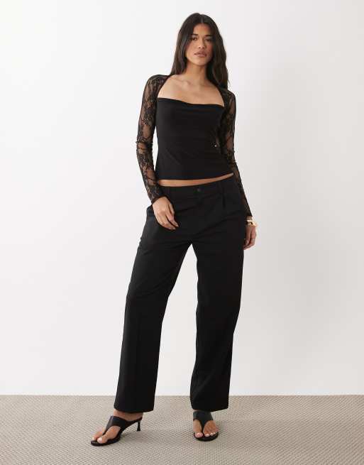 ASOS DESIGN – Svart, långärmad spetstopp med hjärtformad ringning, 2 av 4