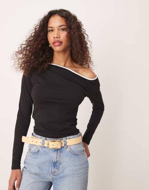 ASOS DESIGN – Svart, långärmad topp med off shoulder och kontrastfärgande kantband
