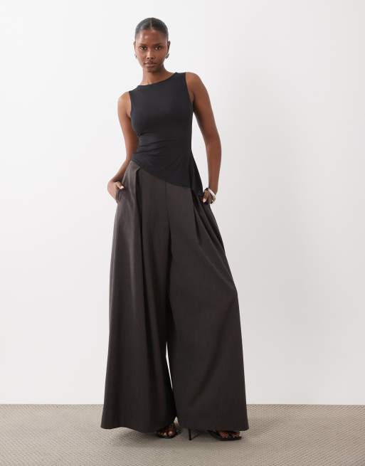 ASOS DESIGN – Svart linne med klockad fåll och rak halsringning, 3 av 4