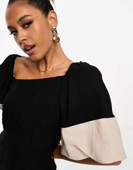 ASOS DESIGN – Svart midiklänning med asymmetrisk halsringning och kontrastfärgad ärm , 4 av 4