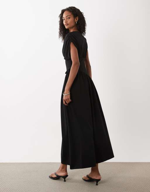 ASOS DESIGN – Svart midiklänning med djup urringning och midjedetalj, 2 av 4